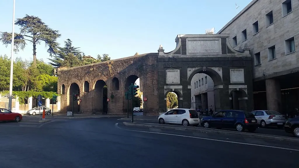 Termini Station Apartment Ai Due Cortili Presso Le Mura Aureliane Roma 0*,  İtalya
